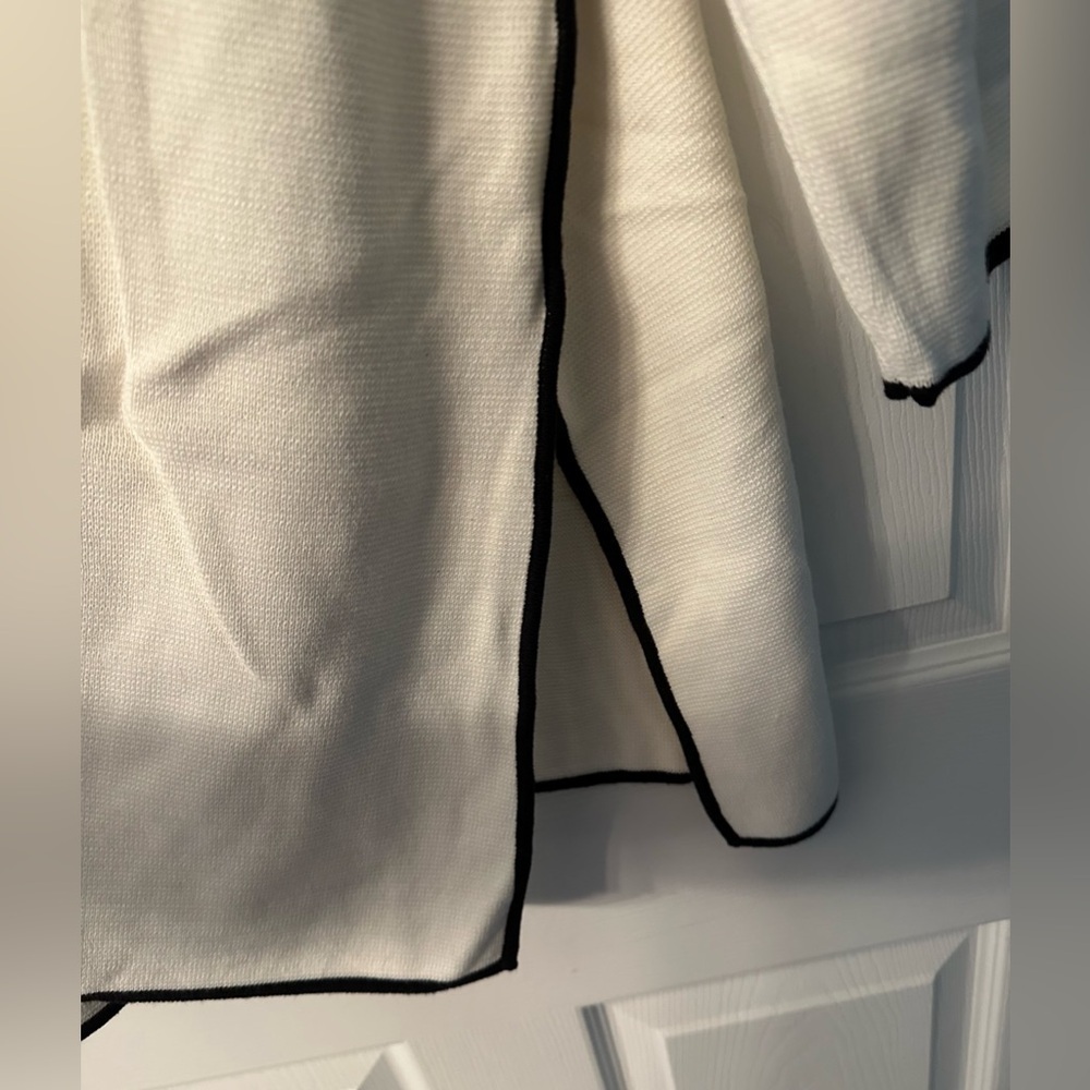 NIEMAN MARCUS Large White Ivory Cardigan Jacket Black Piping Vintage - Picture 11 of 11